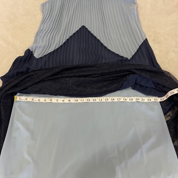 Long Maxi Halter Lace Dress Size Small BCBG - Picture 14 of 15